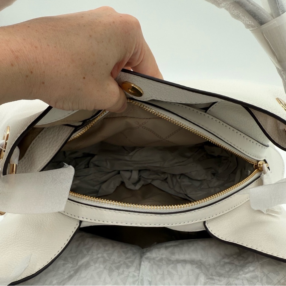 Michael Kors Raven Large Optic White Leather Shoulder Bag Tote Classic Purse NWT - Picture 9 of 11